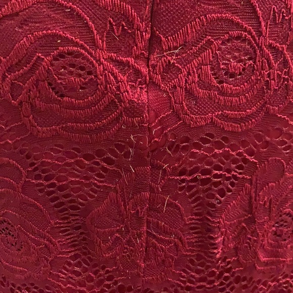 MARCIANO RED LACE GOWN - Picture 9 of 11